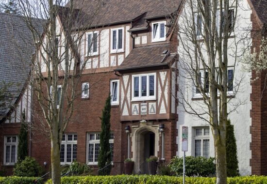 building, house, sorority-6083660.jpg